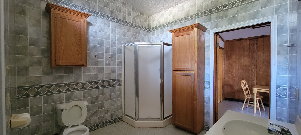 Cottage 1 Bathroom